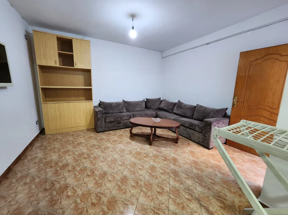 🏠 Jepet me Qera Kt.1 i një Vile : 1+1  (📍Rr.Bardhyl - Oslo )🔥Privatësi & Qetësi ✨️ 40,000 Lekë / Muaj