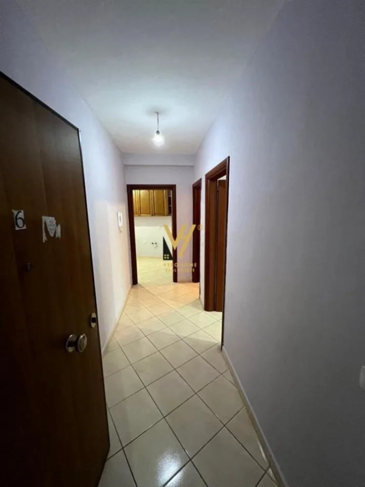 Tirane, shitet apartament 1+1+Ballkon Kati 5, 85 m² 110.000 € (FRESKU)