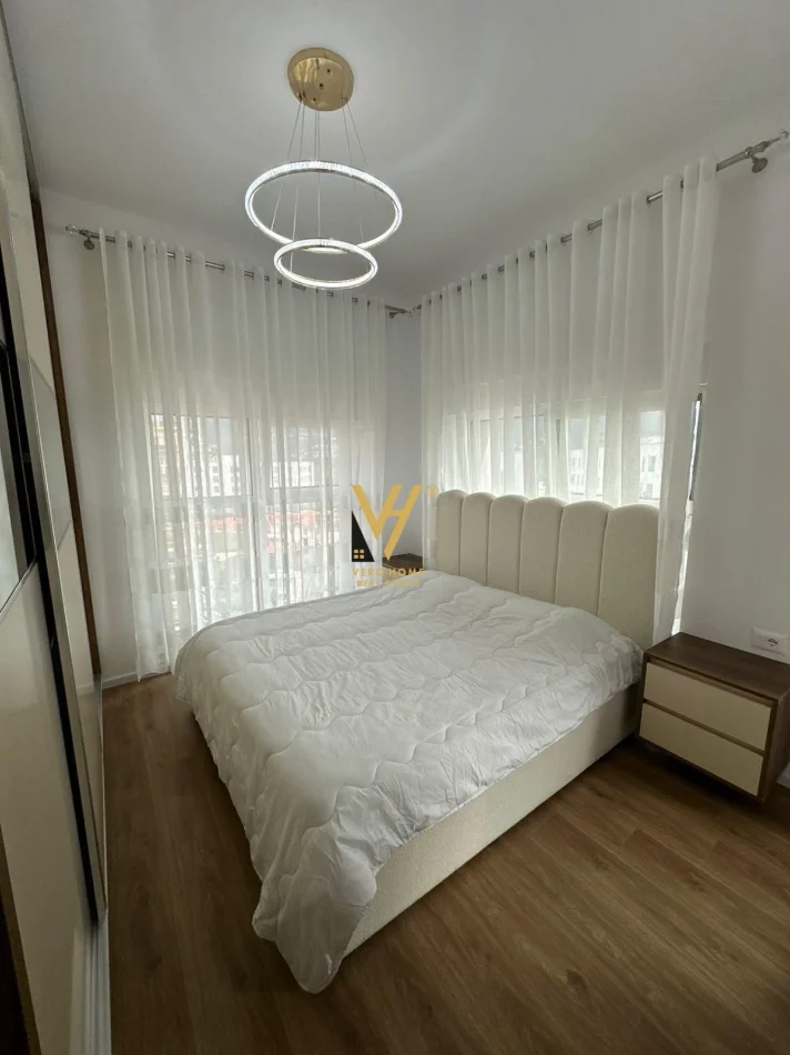 Tirane, jepet me qera apartament 1+1+Ballkon Kati 7, 63 m² 470 € (ALI DEMI)