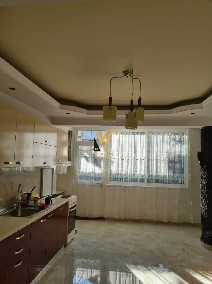 Tirane, jepet me qera apartament 2+1+Ballkon Kati 2, 90 m² 520 € (QYTET STUDENTI)