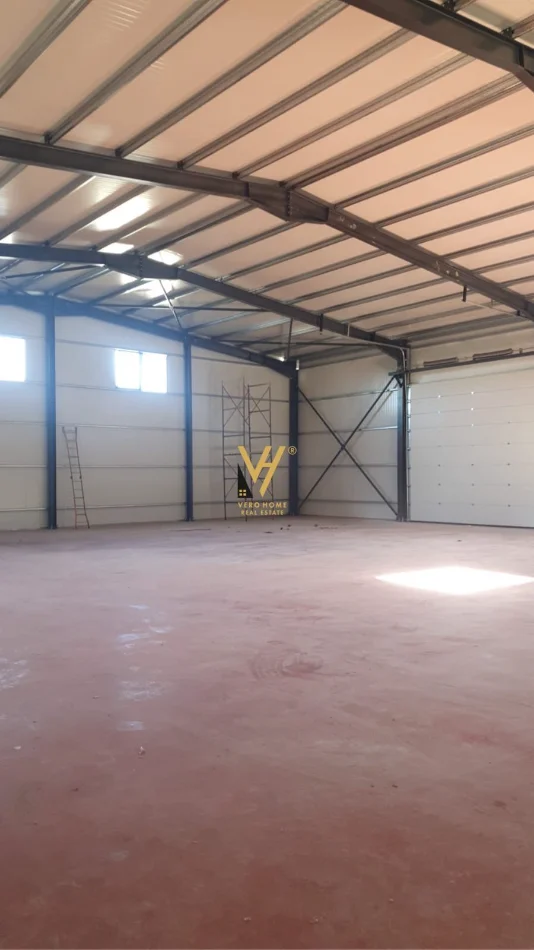 Tirane, jepet me qera ambjent biznesi Kati 0, 460 m² 3.220 € (PEZE HELMES)