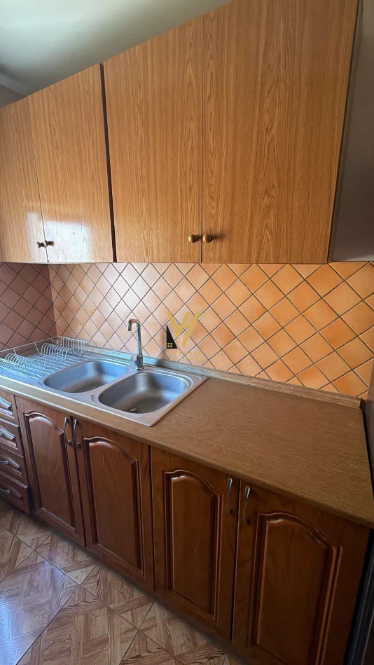 Tirane, jepet me qera apartament 2+1+Ballkon Kati 2, 100 m² 520 € (DON BOSKO)