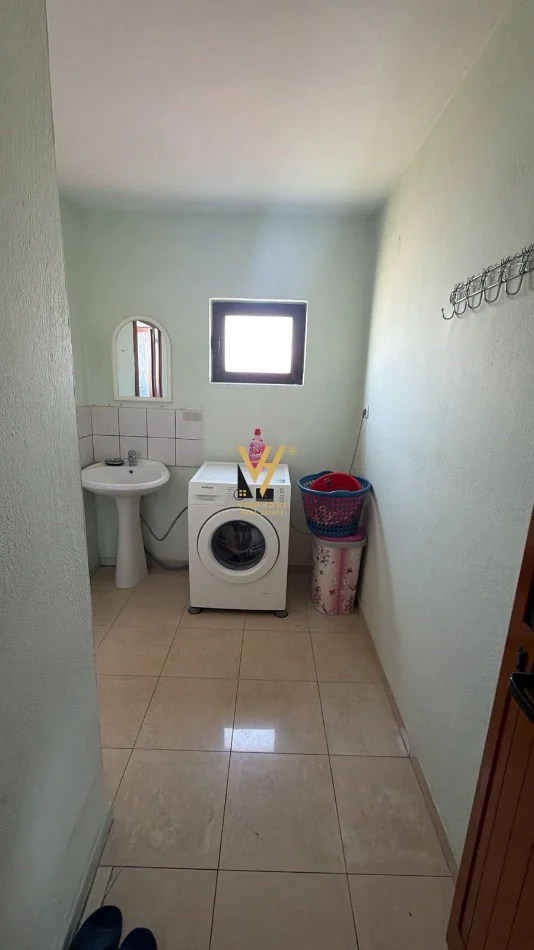 Tirane, jepet me qera apartament 2+1+Ballkon Kati 2, 100 m² 520 € (DON BOSKO)