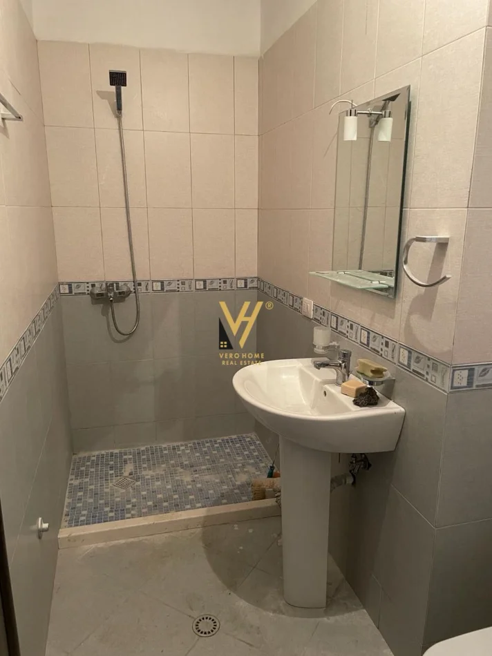 Tirane, shitet apartament 3+1+Ballkon Kati 5, 133 m² 166.250 € (FRESKU)