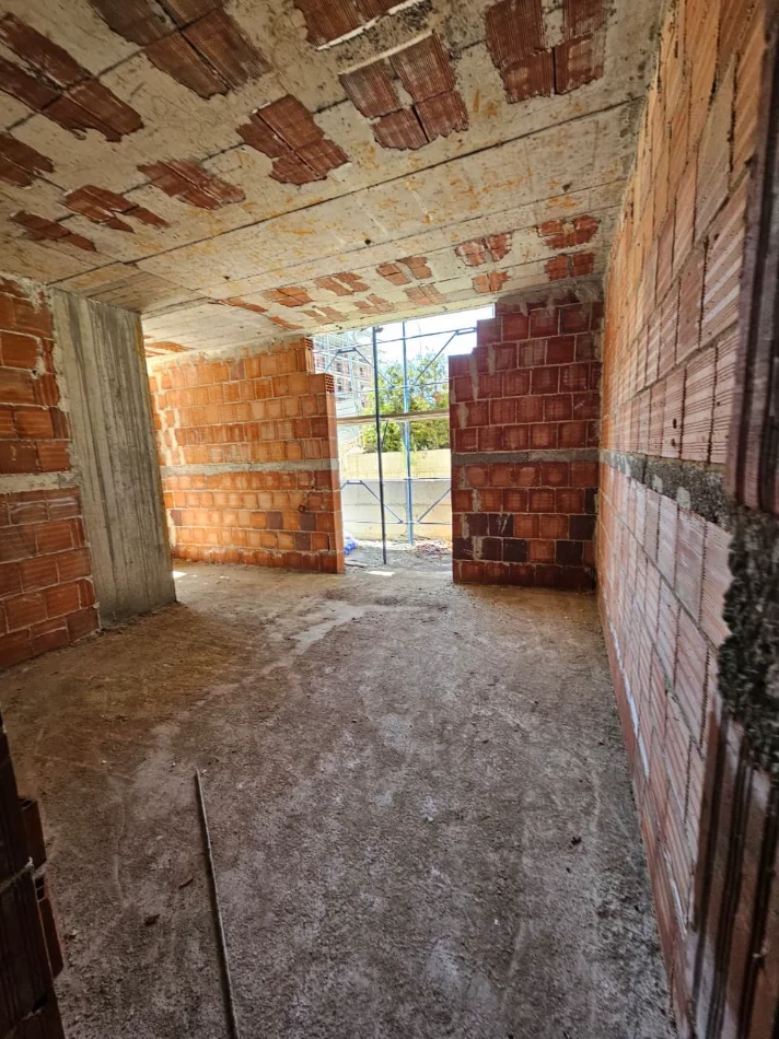 Tirane, shitet apartament 2+1+Ballkon Kati 2, 107 m² 112.350 € (Paskuqan)