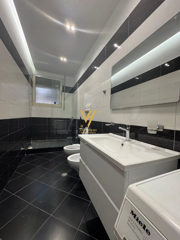 Tirane, jepet me qera apartament 2+1+Ballkon Kati 0, 80 m² 720 € (KOPSHTI ZOOLOGJIK)