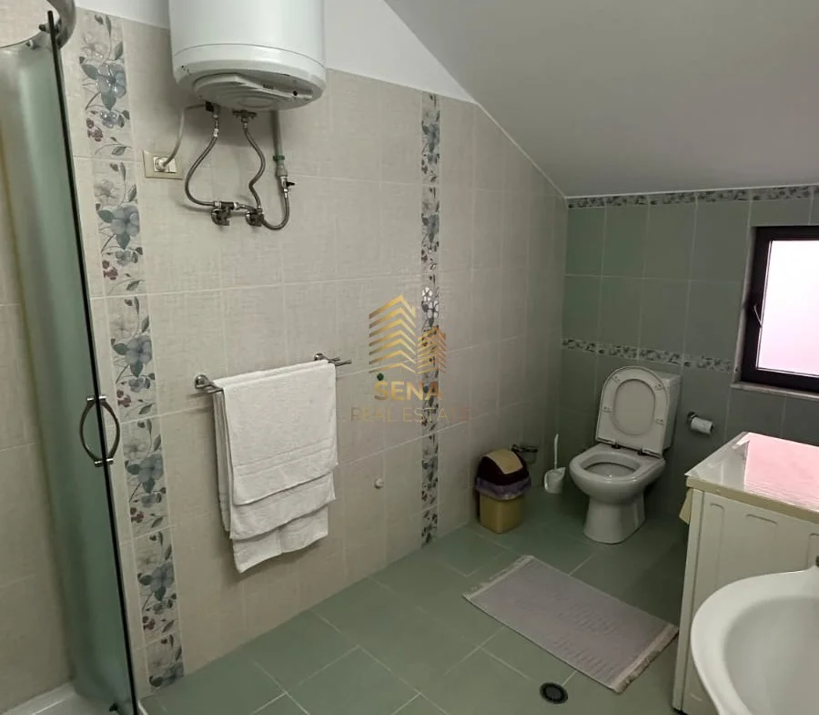 Tirane, jepet me qera apartament 3+1+Ballkon Kati 2, 144 m² 850 € (Komuna e Parisit)