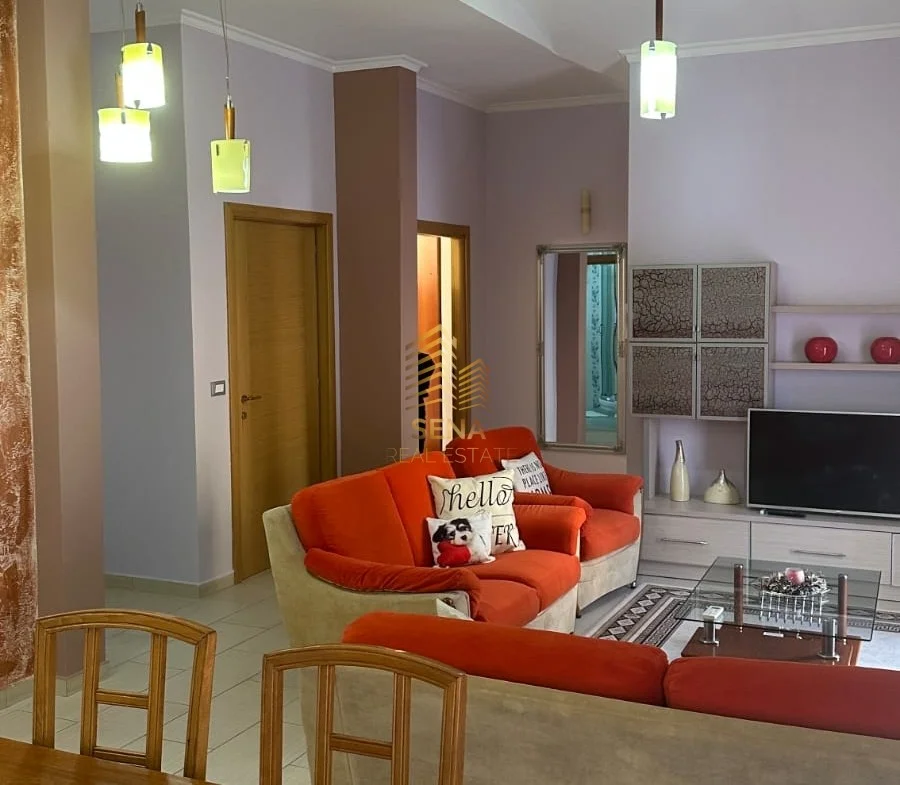 Tirane, jepet me qera apartament 3+1+Ballkon Kati 2, 144 m² 850 € (Komuna e Parisit)