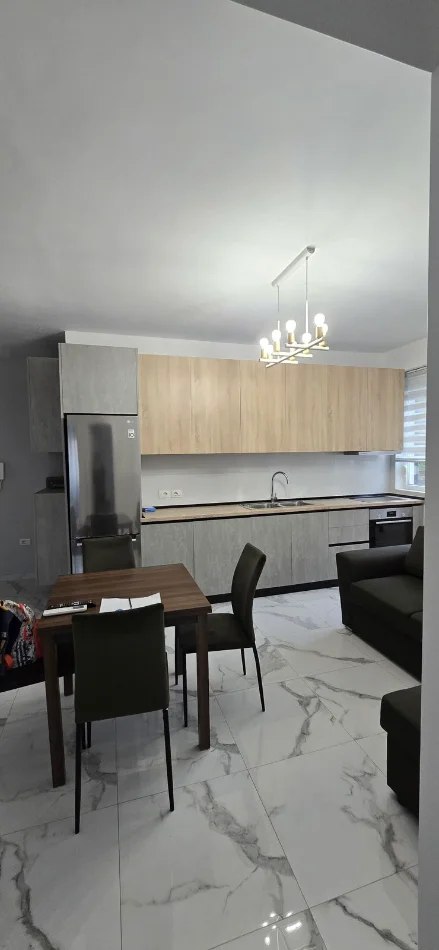 Tirane, jepet me qera apartament 2+1 Kati 3, 82 m² 600 € (LIQENI I THATE)