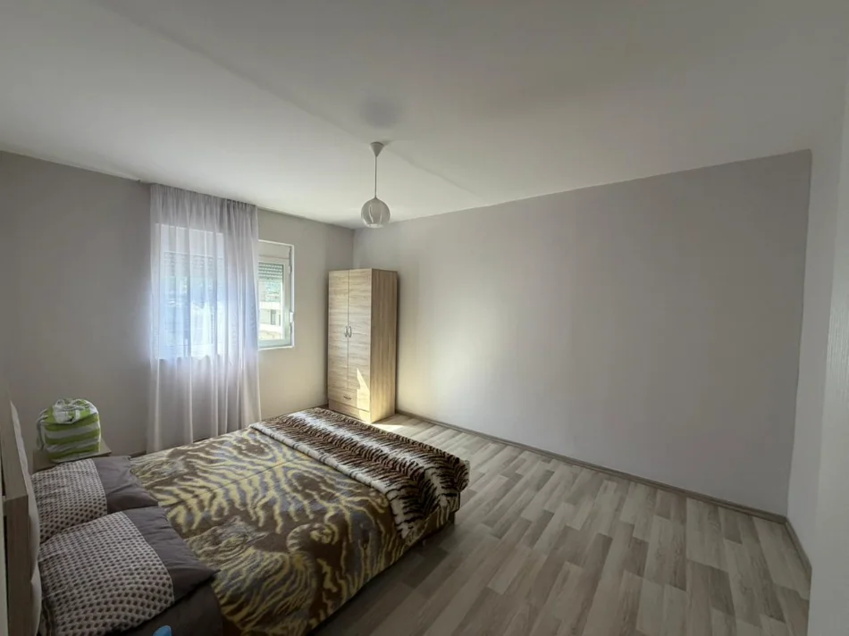 Durres, shitet apartament 2+1 Kati 3, 90.000 € (Vala Park)