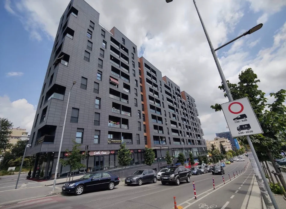 Tirane, jepet me qera zyre Kati 6, 120 m² 1.000 € (OLYMPIC RESIDENCE)