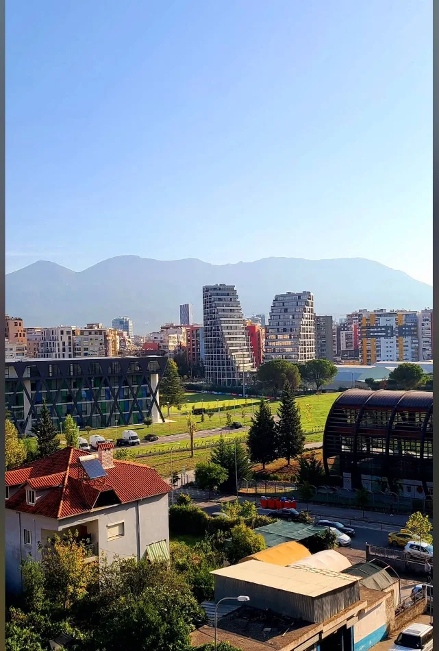 Tirane, jepet me qera zyre Kati 6, 120 m² 1.000 € (OLYMPIC RESIDENCE)