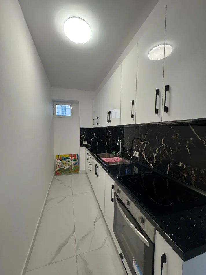 Tirane, shitet apartament 1+1 Kati 1, 105 m² 210.000 €