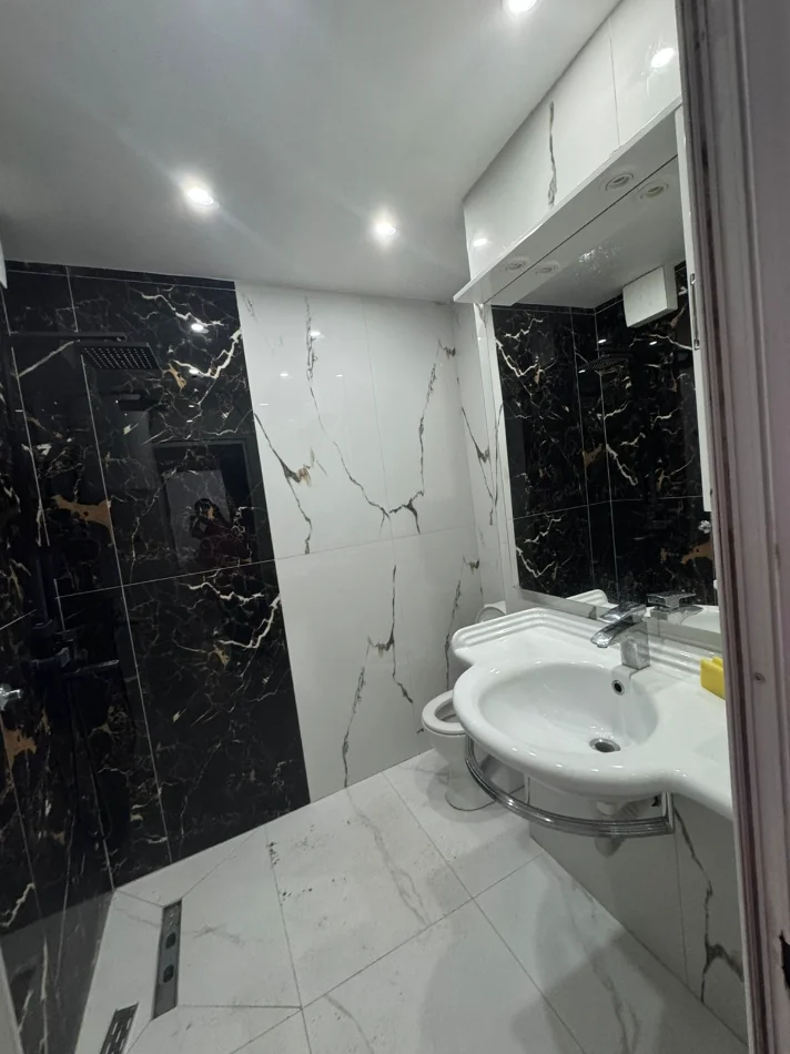 Tirane, shitet apartament 1+1 Kati 1, 105 m² 210.000 €