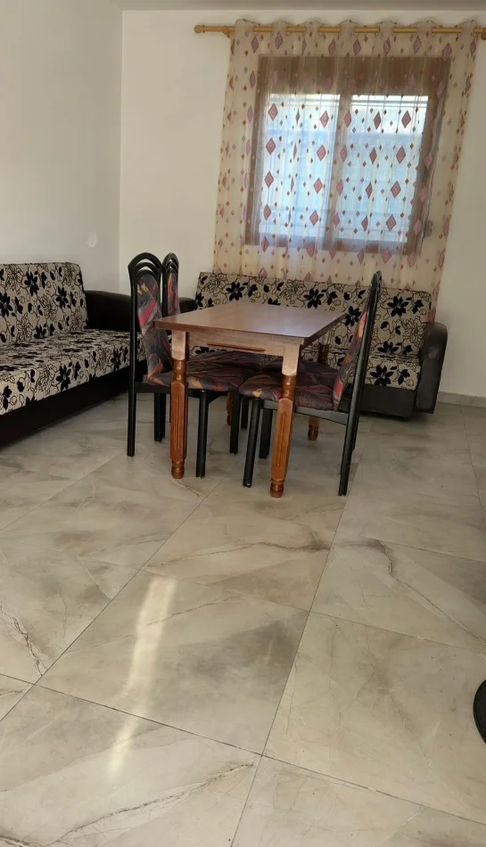 Tirane, jepet me qera apartament 2+1 Kati 1, 90 m² 370 € (ALLIAS)