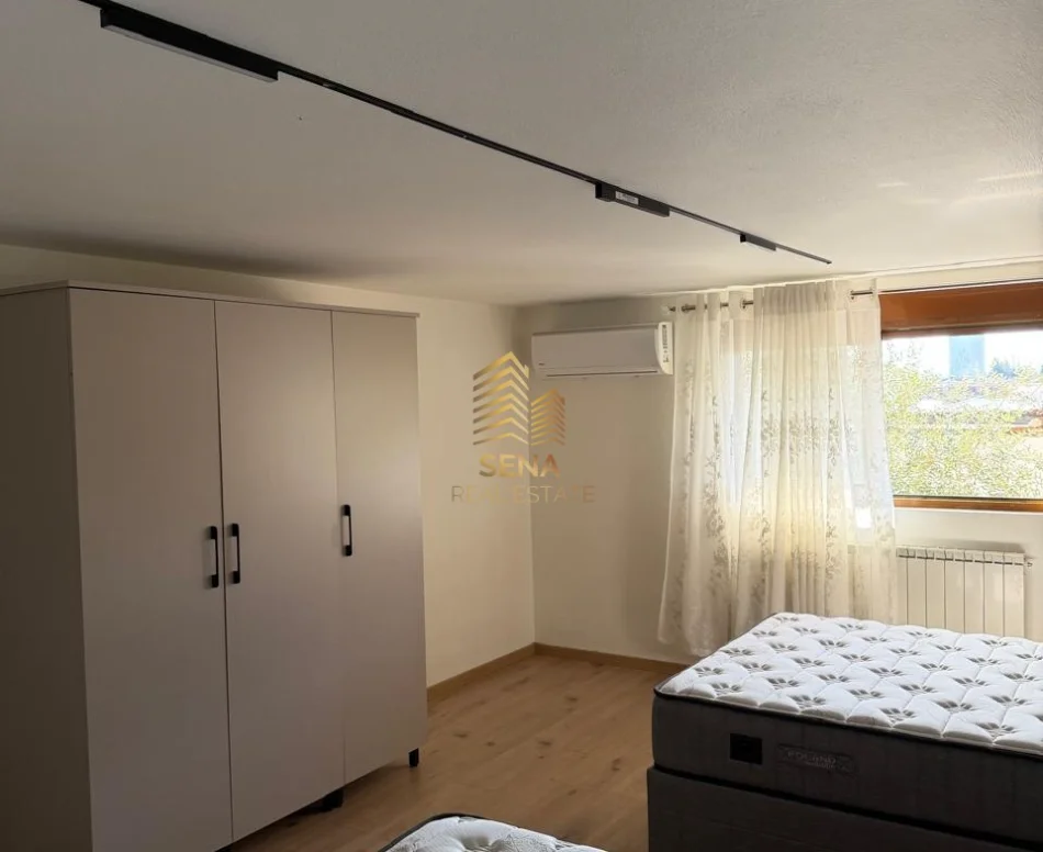Tirane, jepet me qera apartament 2+1 Kati 1, 95 m² 800 € (Ali Demi)