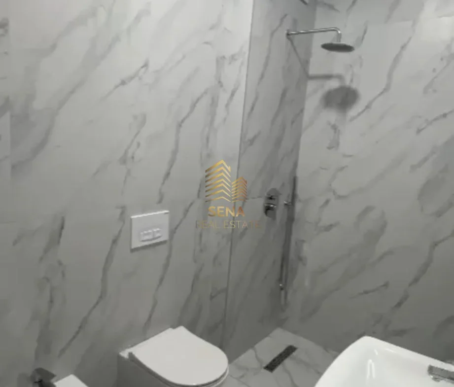 Tirane, jepet me qera apartament 1+1+Ballkon Kati 4, 60 m² 400 € (Ali Demi)