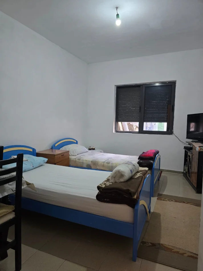 Tirane, jepet me qera apartament 1+1 , 40 m² 300 € (VASIL SHANTO)