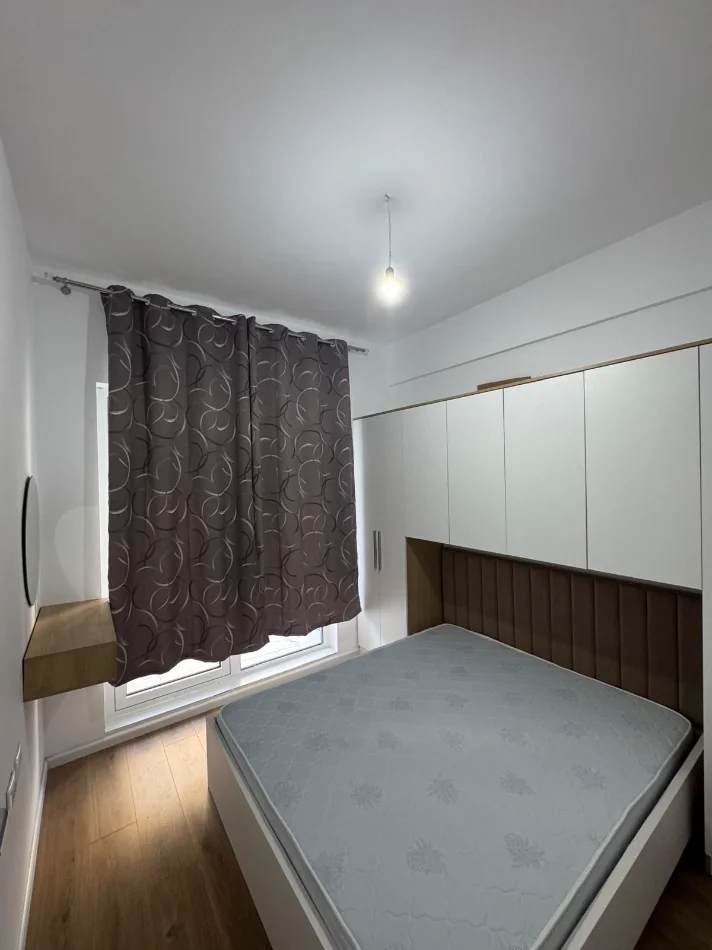 Tirane, jepet me qera apartament 1+1 , 55 m² 400 € (FRESK)