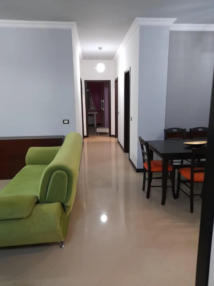 Tirane, jepet me qera apartament 2+1 Kati 1, 100 m² 500 € (VILAT GJERMANE)