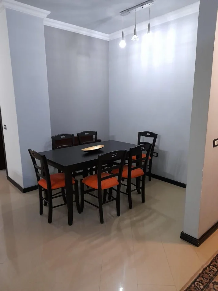 Tirane, jepet me qera apartament 2+1 Kati 1, 100 m² 500 € (VILAT GJERMANE)