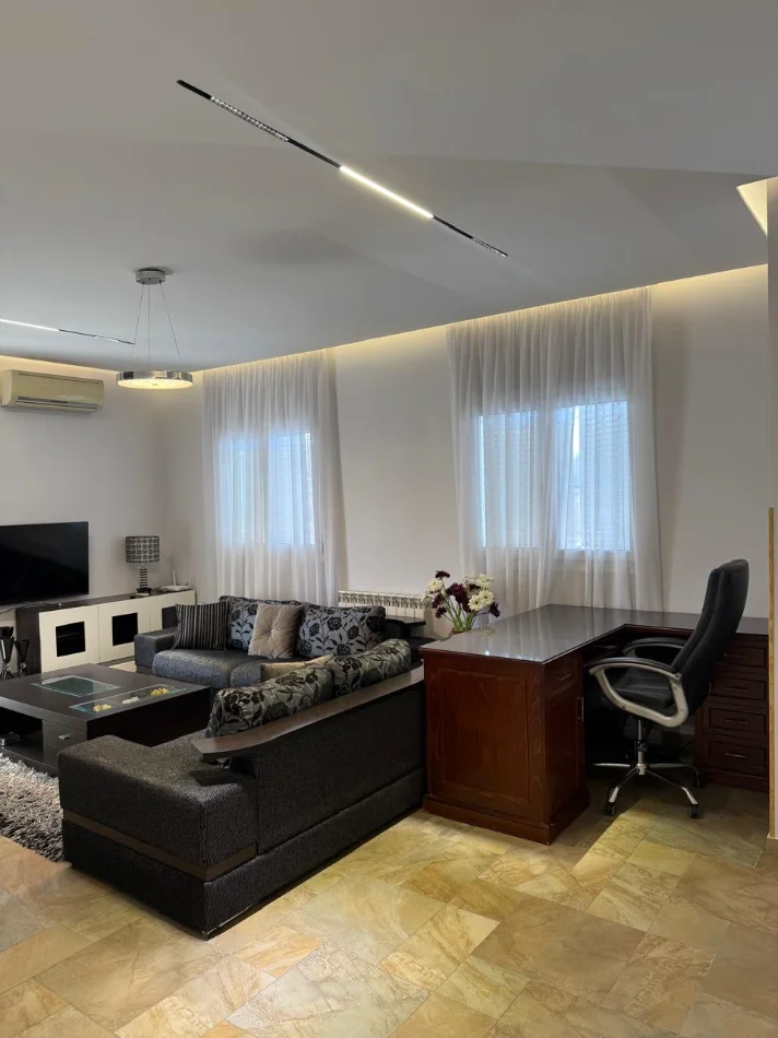 Tirane, jepet me qera apartament 1+1 Kati 3, 100 m² 450 € (RRUGA E ELBASANIT)