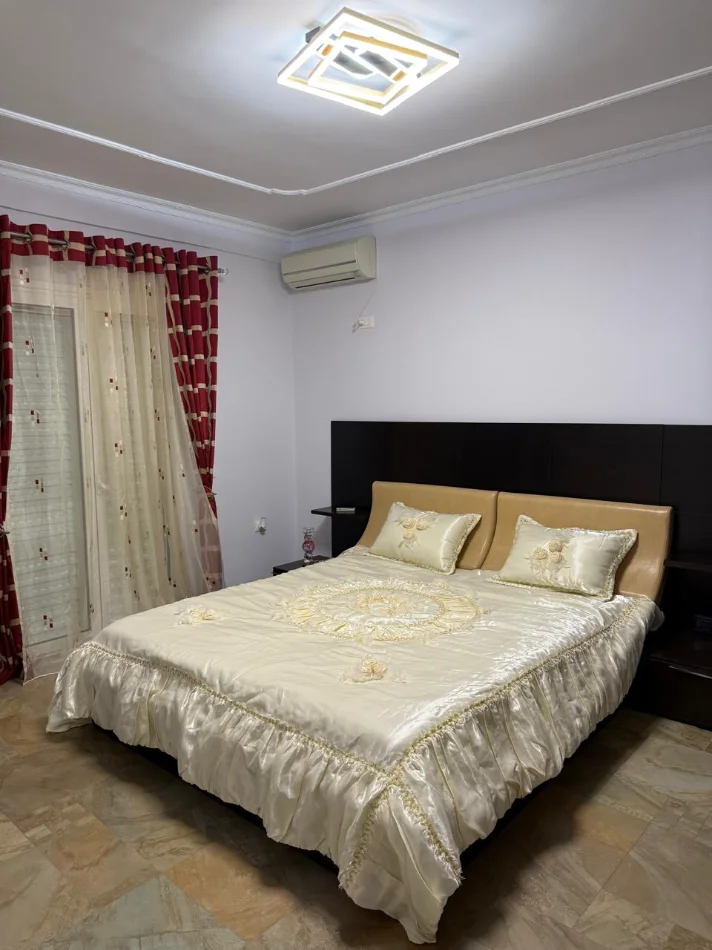 Tirane, jepet me qera apartament 1+1 Kati 3, 100 m² 450 € (RRUGA E ELBASANIT)