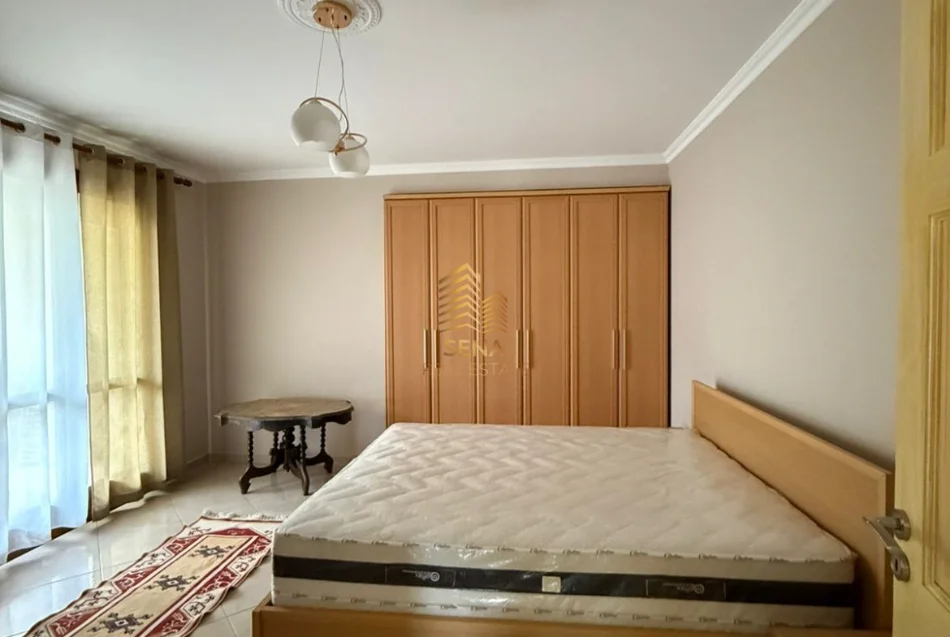 Tirane, jepet me qera apartament 2+1+Ballkon Kati 4, 85 m² 60.000 € (Selite)