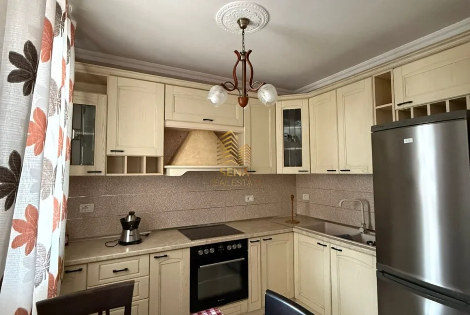 Tirane, jepet me qera apartament 2+1+Ballkon Kati 4, 85 m² 60.000 € (Selite)