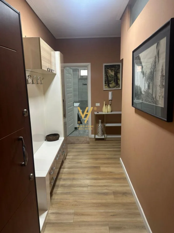 Tirane, jepet me qera apartament 2+1 Kati 4, 87 m² 700 € (LIQENI ARTIFICIAL)