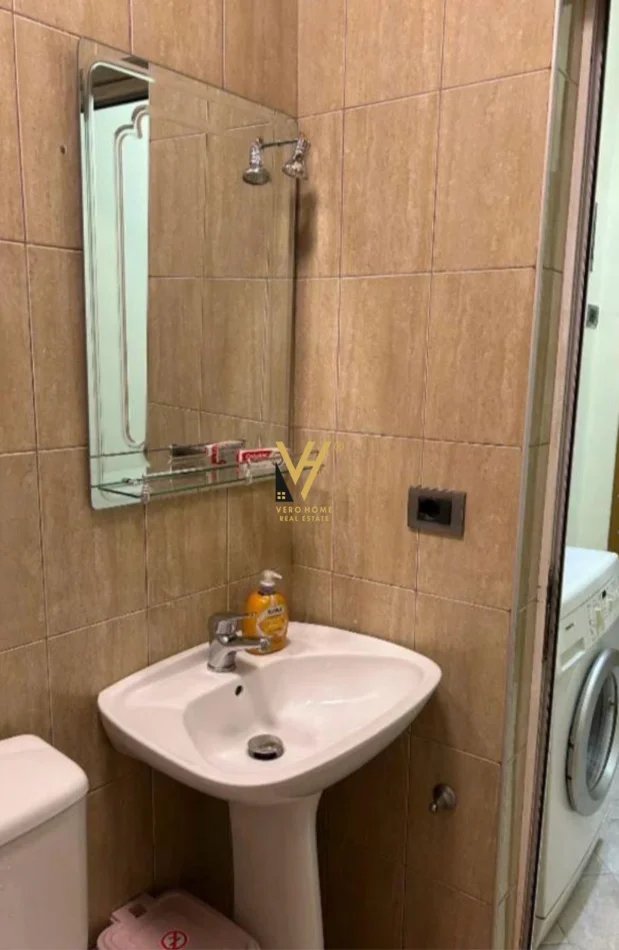 Tirane, jepet me qera apartament 1+1+Ballkon Kati 3, 50 m² 470 € (STADIUMI DINAMO)