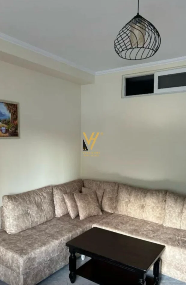 Tirane, jepet me qera apartament 1+1+Ballkon Kati 3, 50 m² 470 € (STADIUMI DINAMO)