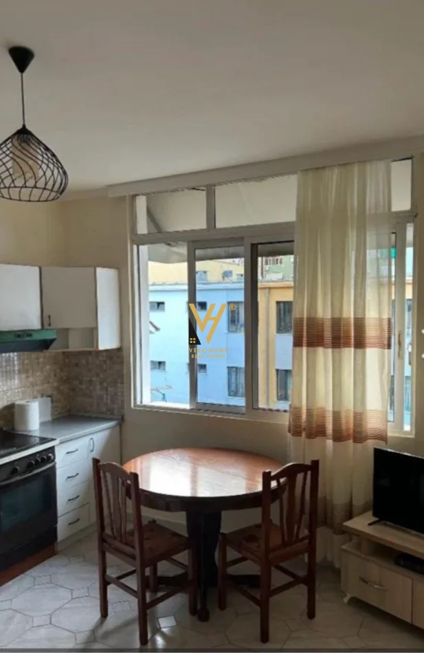 Tirane, jepet me qera apartament 1+1+Ballkon Kati 3, 50 m² 470 € (STADIUMI DINAMO)