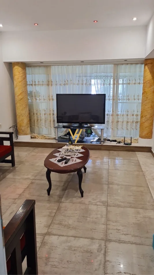 Tirane, jepet me qera zyre Kati 1, 145 m² 820 € (QYTET STUDENTI)