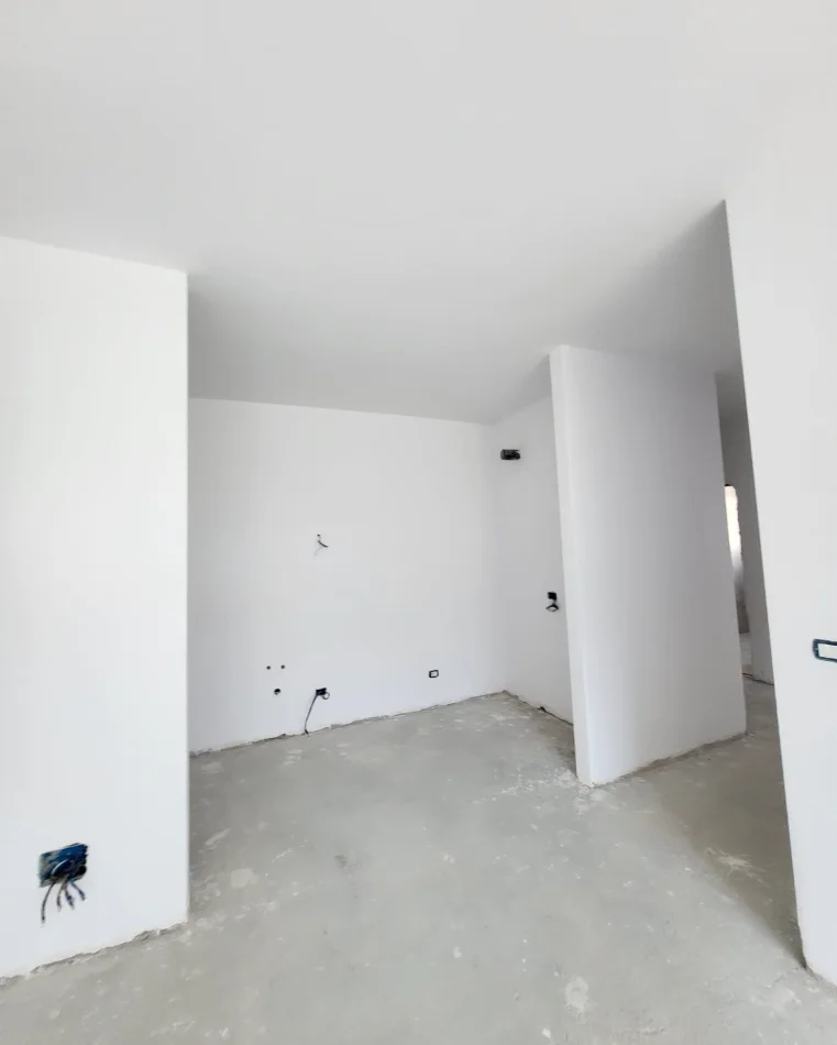 Tirane, shitet apartament 2+1+Ballkon Kati 2, 90 m² 133.250 € (Fresk)