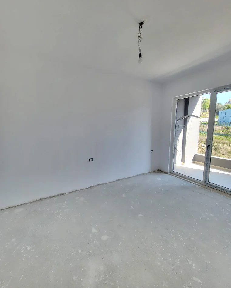 Tirane, shitet apartament 2+1+Ballkon Kati 2, 90 m² 133.250 € (Fresk)