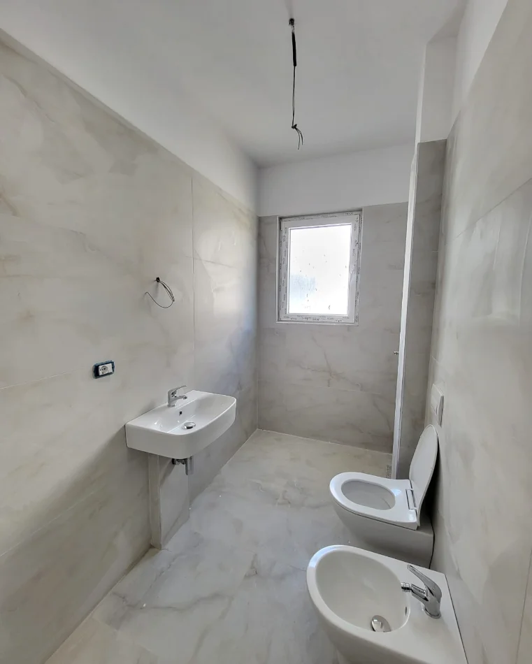 Tirane, shitet apartament 2+1+Ballkon Kati 2, 90 m² 133.250 € (Fresk)