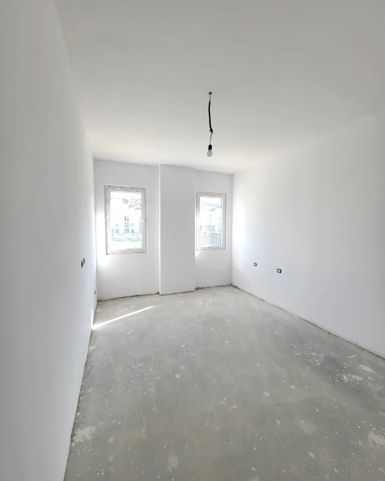 Tirane, shitet apartament 2+1+Ballkon Kati 2, 90 m² 133.250 € (Fresk)