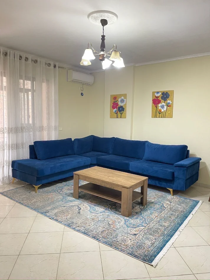 Tirane, jepet me qera apartament 1+1 Kati 3, 