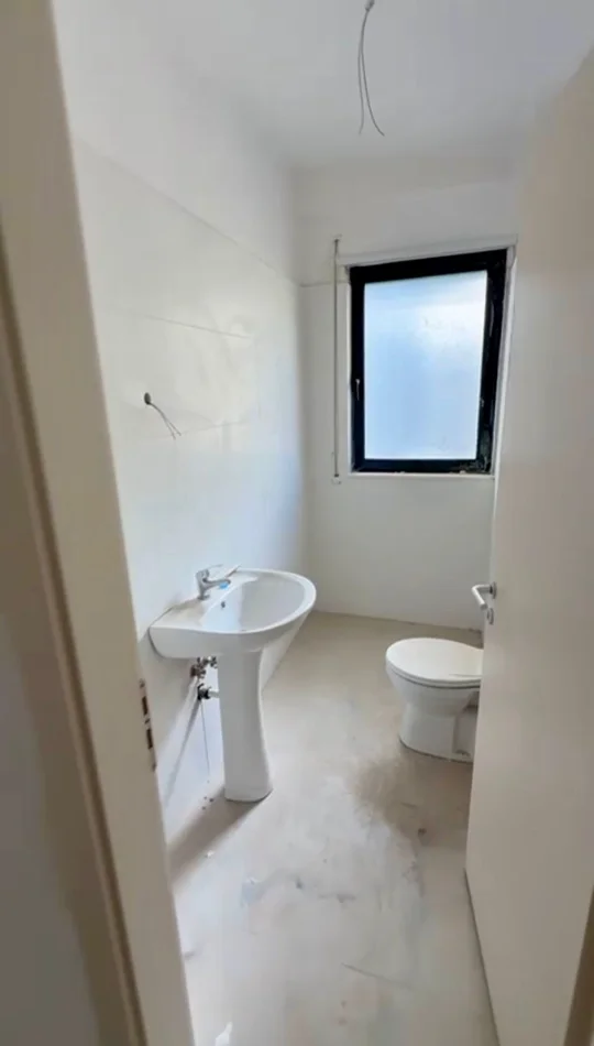 Tirane, shitet 2+1 Kati 2, 99 m² 230.000 € 