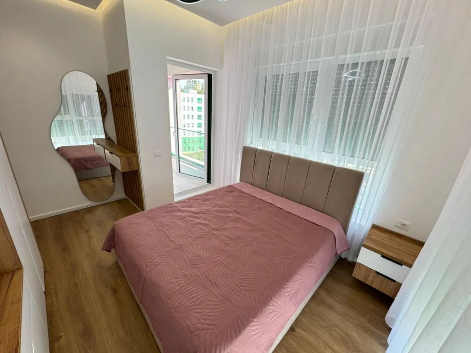 Tirane, jepet me qera apartament 2+1 Kati 7, (Ali Demi)