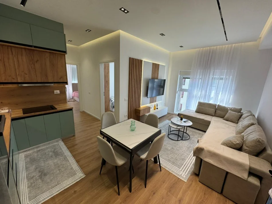 Tirane, jepet me qera apartament 2+1 Kati 7, (Ali Demi)