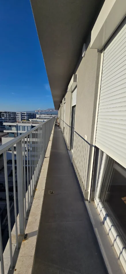 Tirane, jap me qera apartament 3+1+Ballkon Kati 8, 125 m² 600 € (UNIVERS CITY)