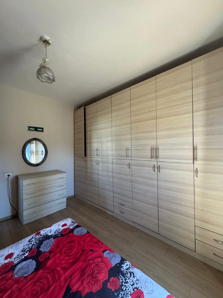 Tirane, jepet me qera apartament 1+1 Kati 3, 60 m² 300 €