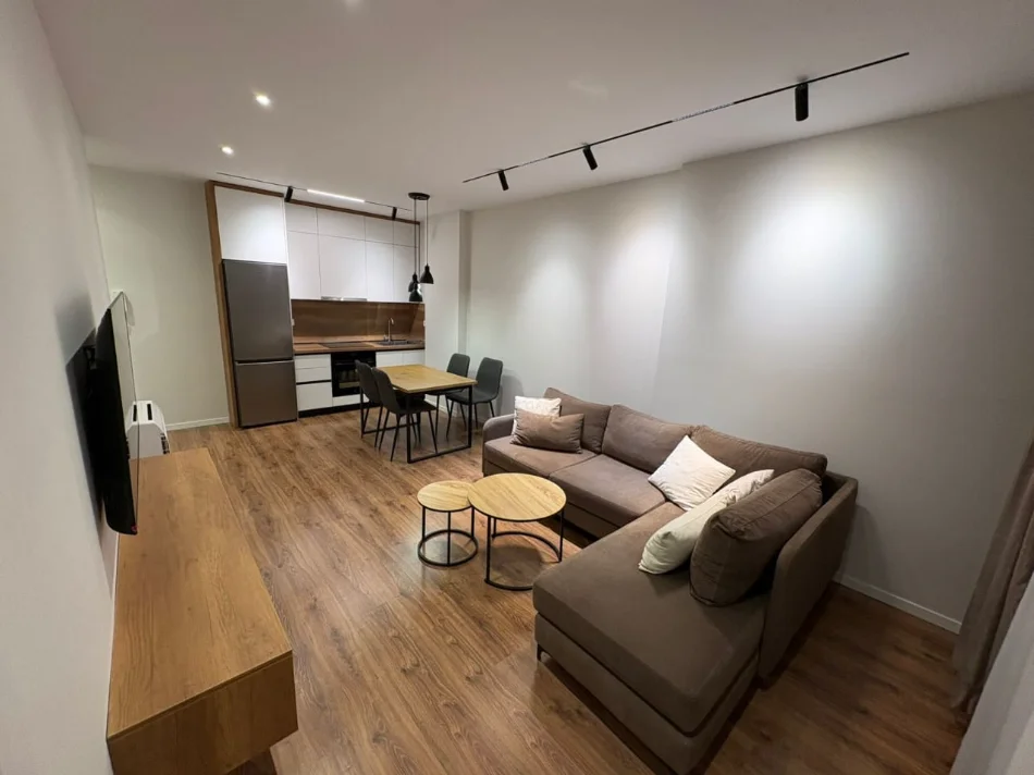 Tirane, jepet me qera apartament 1+1+Ballkon Kati 2, 65 m² 600 € 