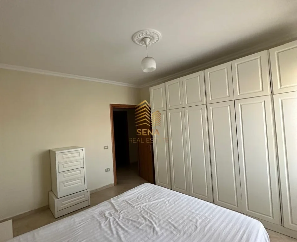 Tirane, jepet me qera apartament 2+1+Ballkon Kati 5, 110 m² 500 € (Astir)
