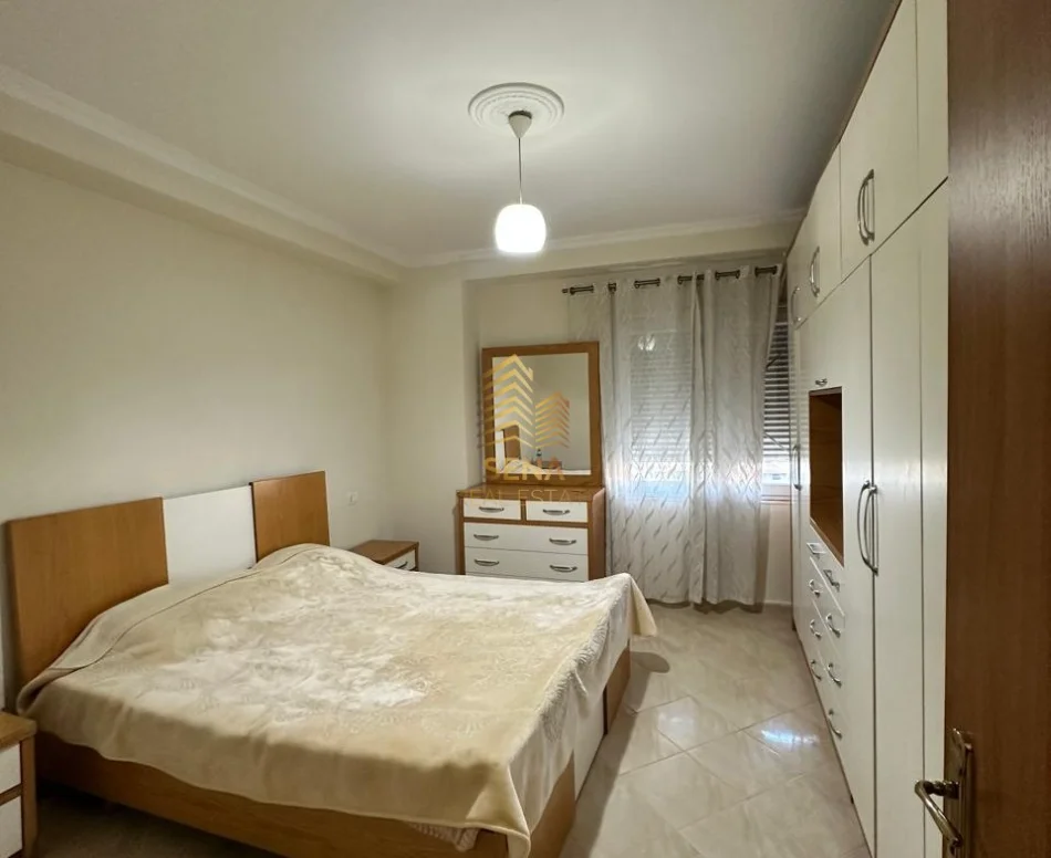 Tirane, jepet me qera apartament 2+1+Ballkon Kati 5, 110 m² 500 € (Astir)