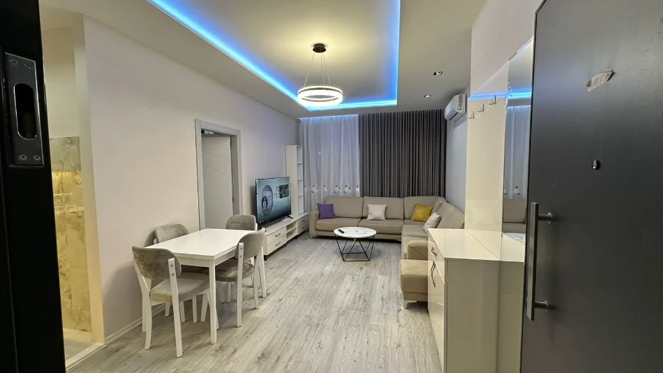 Tirane, jepet me qera apartament 1+1 , 600 € (Rruga Riza Cerova, prane gimnazit Partizani)