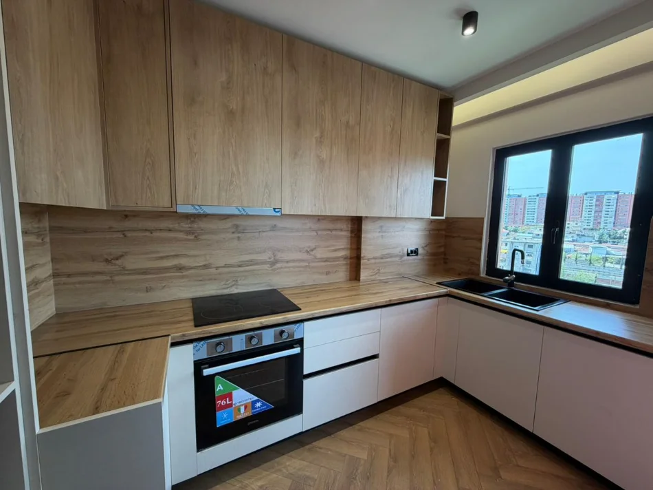 Tirane, shitet apartament 2+1+Ballkon Kati 7, 101 m² 250.000 € (Perballe Delijorgjit)