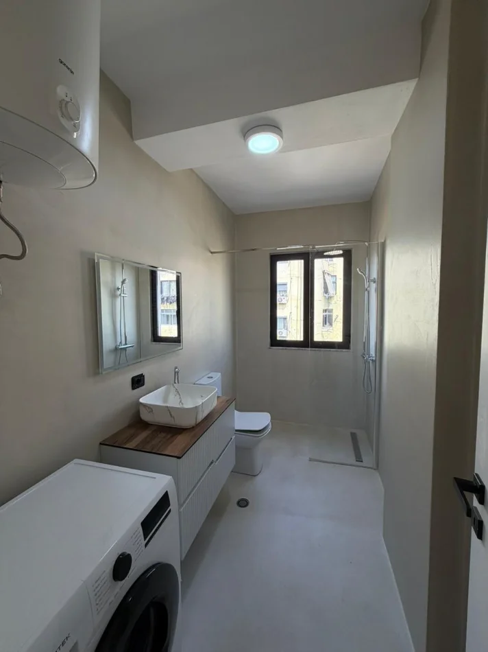 Tirane, shitet apartament 2+1+Ballkon Kati 7, 101 m² 250.000 € (Perballe Delijorgjit)